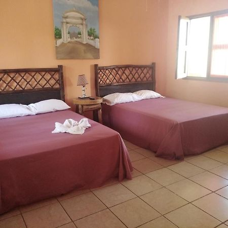 Hotel Cavanna Inn Castillo de San Felipe Екстер'єр фото
